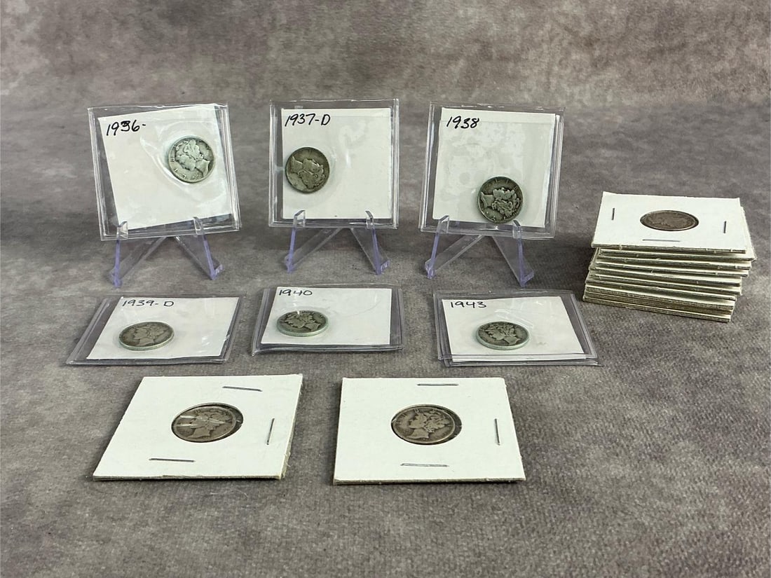 Mercury Dimes: Eighteen Mercury dimes ranging from 1917-1945. All in fair to good circulated condition. Total weight 2.77 ozt.