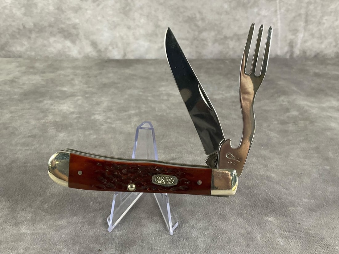 Chestnut Bone Knife: Case XX Hobo Trapper 6254 HBSS tight snap. Measures 4.25 inches closed and 7.5 inches open.