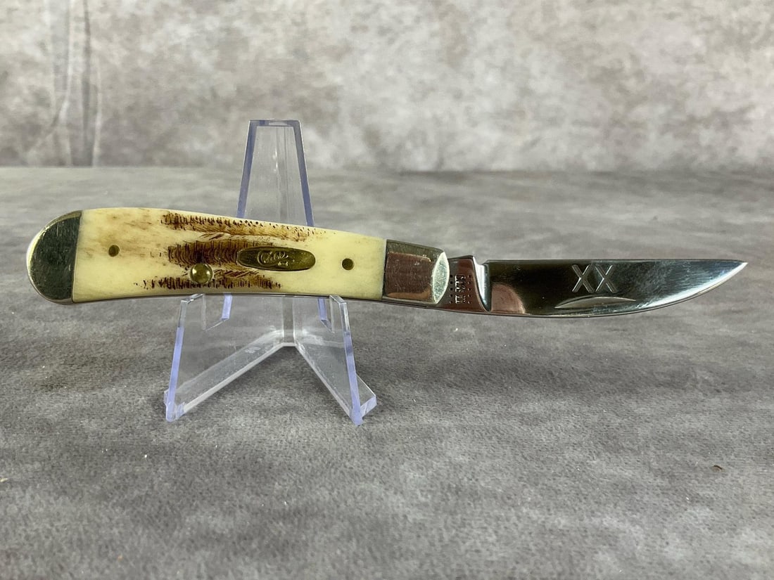 Vintage Bone Knife: Case XX Sway Back TB61117 SS Tight snap. Measures 3 1/8 inches long closed and 5 1/2 inches open.