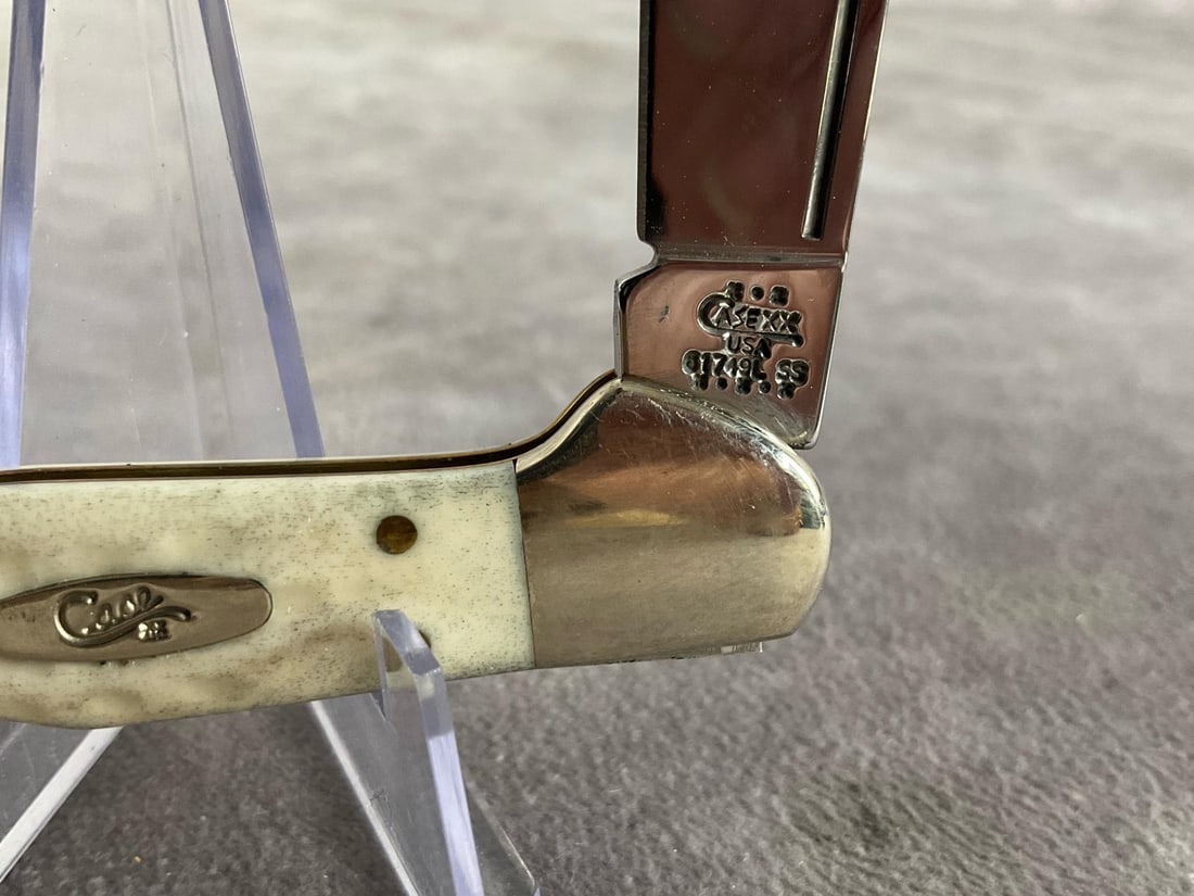 Jigged White Bone Knife - 3