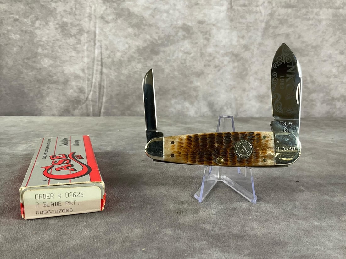 Vintage Brown Rogers Jigged Bone Knife: 1989 Case XX National Knife Collectors Association Club Knife Sleeveboard sunfish ( panfish ) pattern ROG6207 SS Tight snap, measure 4 1/8 inches wide X 1 1/4 inches tall.