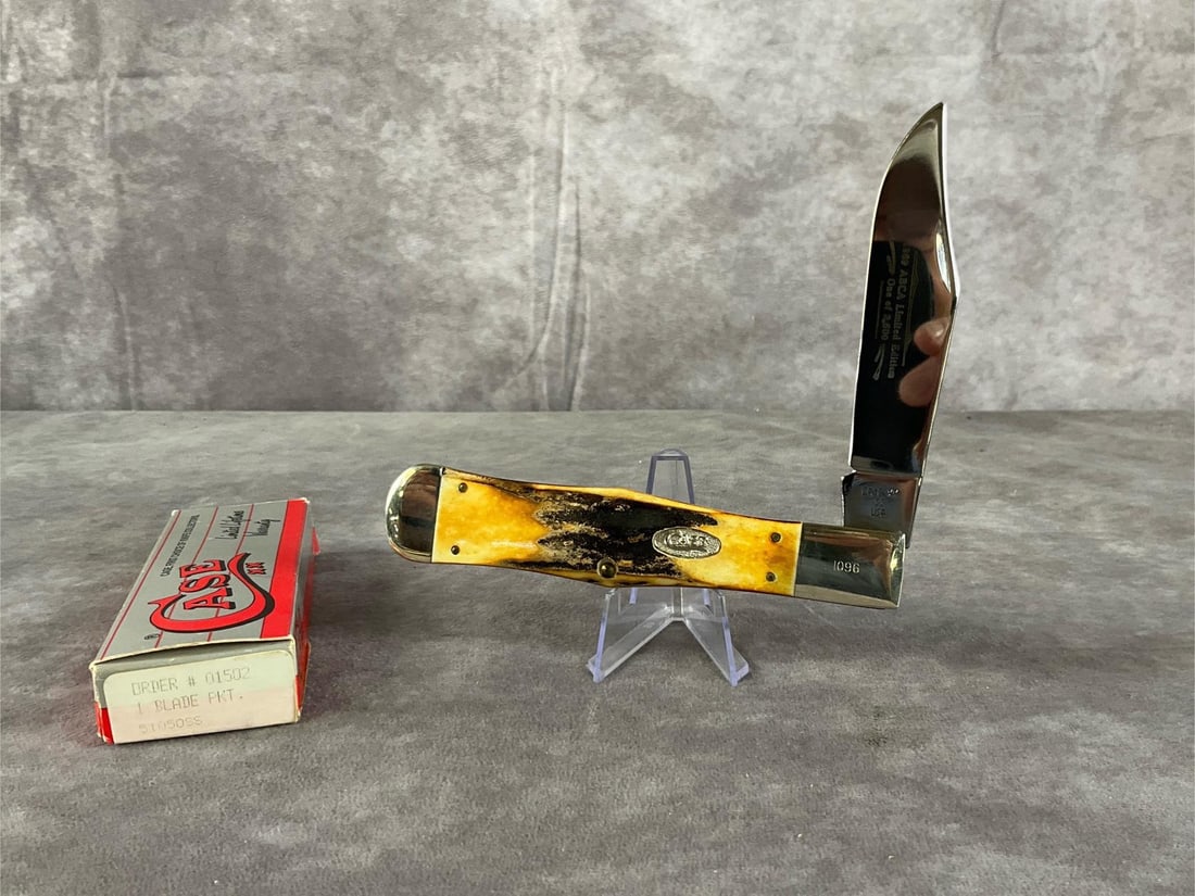 Genuine Stag Knife: 1989 Case XX Large Folding Hunter, Limited Edition, American Blade Collectors Association # 1096 of 2500. 5150 SS Tight snap, includes original box. Box measures 5.5 inches wide X 1.75 inches tall.