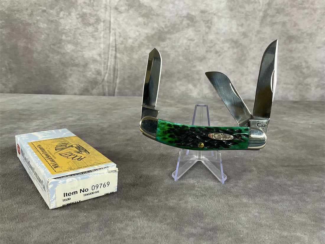 Bermuda Green Bone Knife: Case XX Pocket Worn Sowbelly TB6339 SS. Tight snap, includes original box. Box measures 4.5 inches wide X 1.75 inches tall.