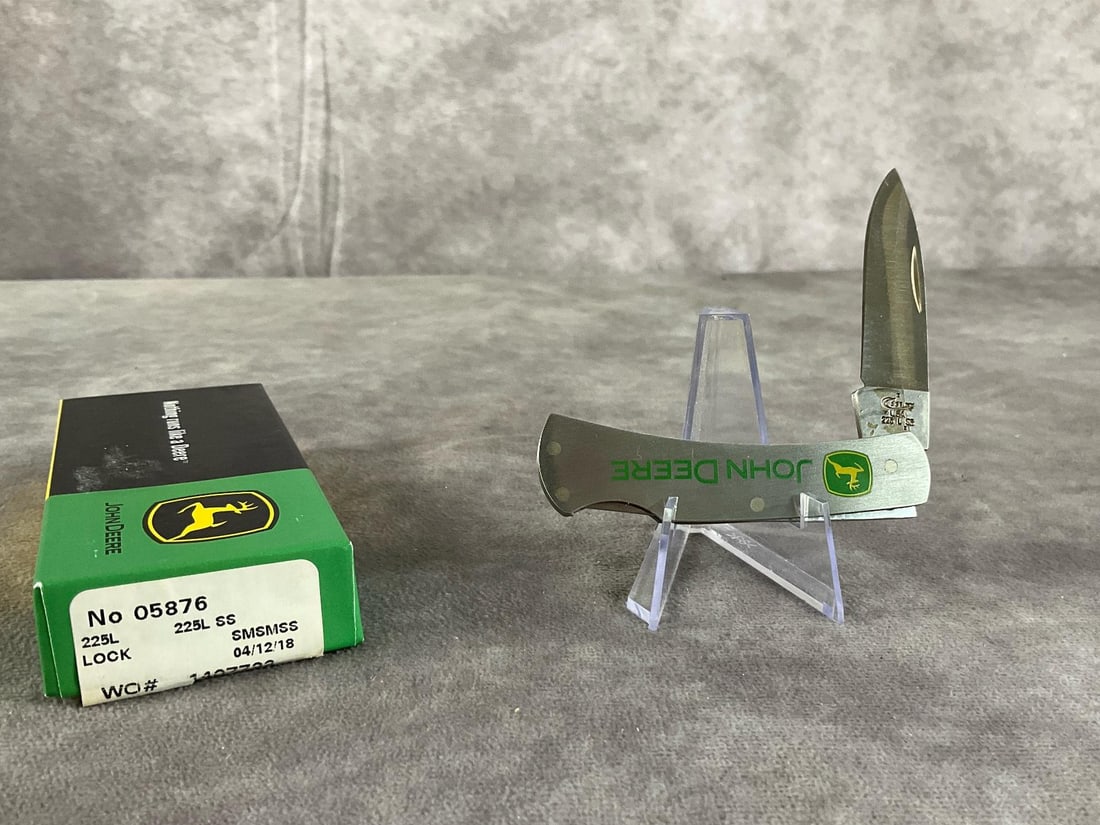 John Deere Lockback Knife: Case XX Silhouette 225L SS. Tight snap, includes original box. Box measures 4.5 inches ide X 1.75 inches tall.