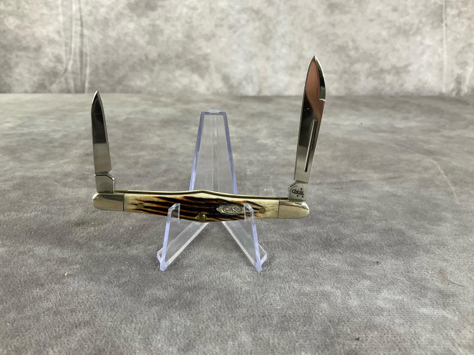Jigged Bone Stag Knife (1 of 5)