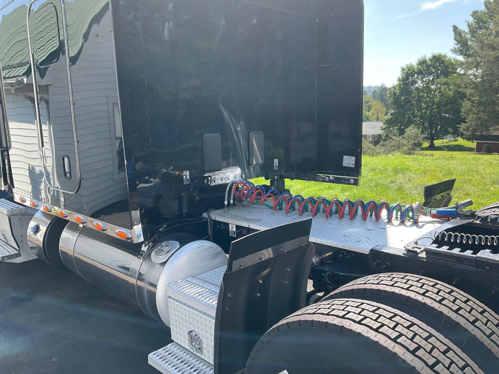 Peterbilt Model 579 Sleeper - 9