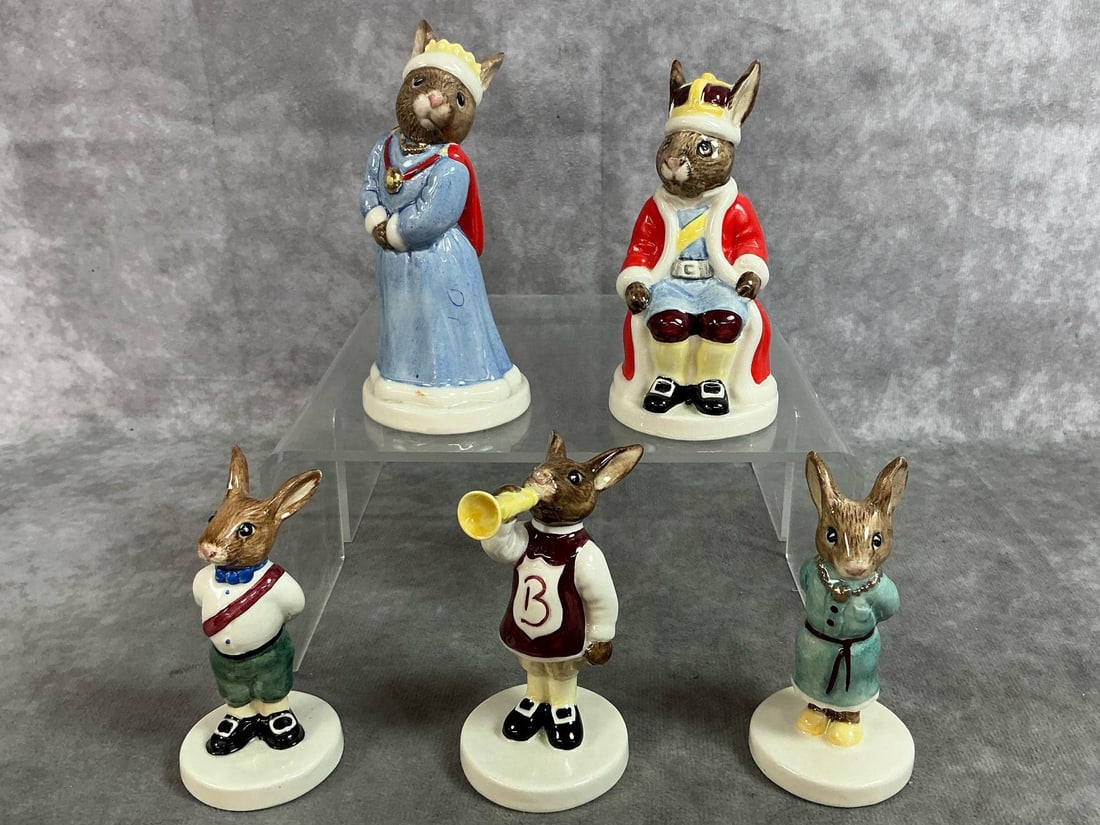 Bunnykins Royal Family Figurines (1 of 8)