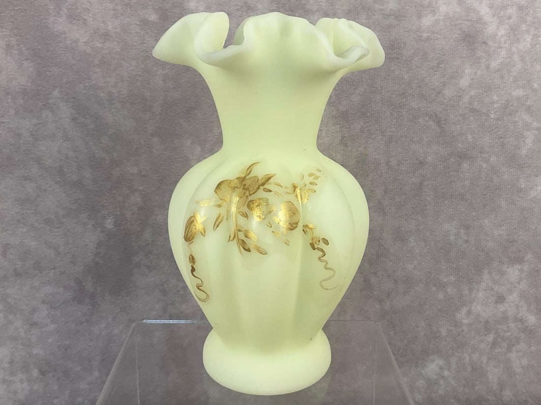 Fenton Uranium Vase - 2