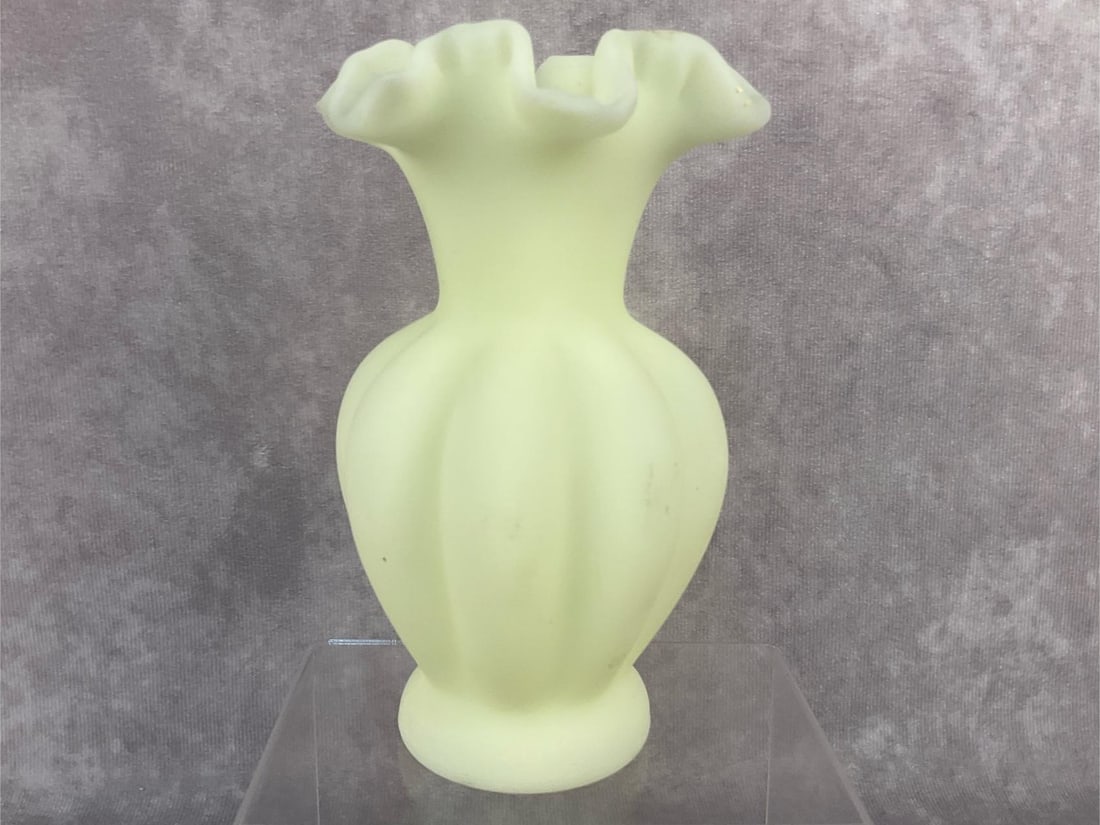 Fenton Uranium Vase - 3