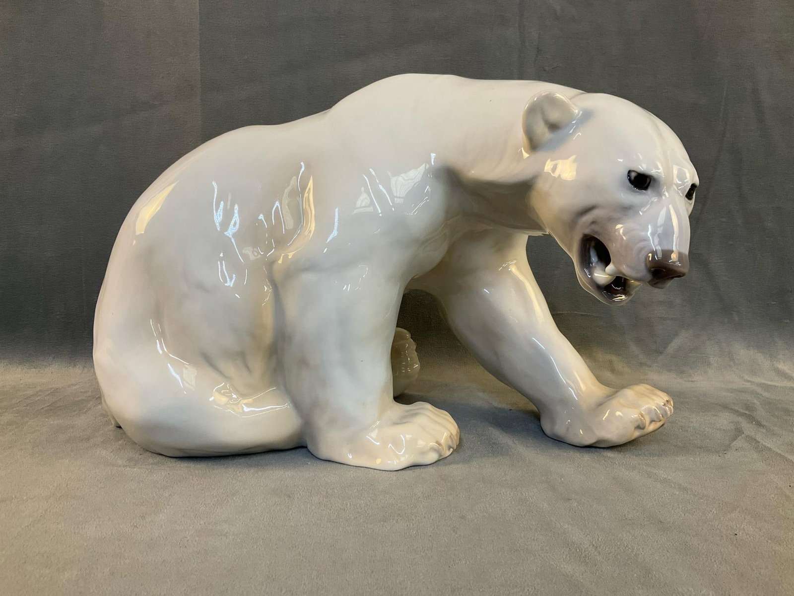 Porcelain Polar Bear (1 of 7)