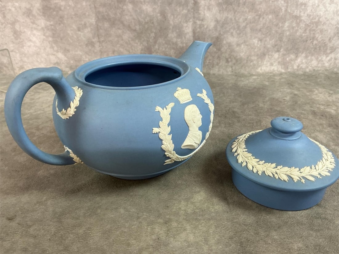Coronation Wedgewood Tea Set - 3