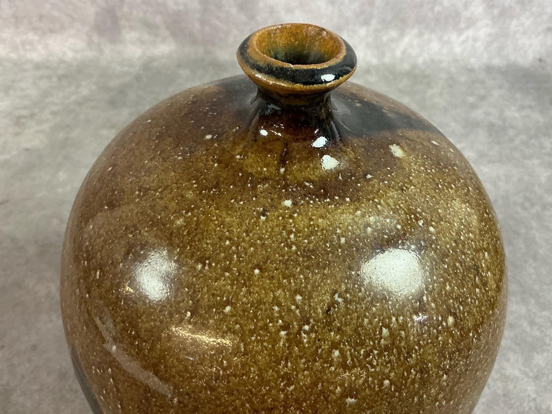 Ceramic Teapot & Vase - 8