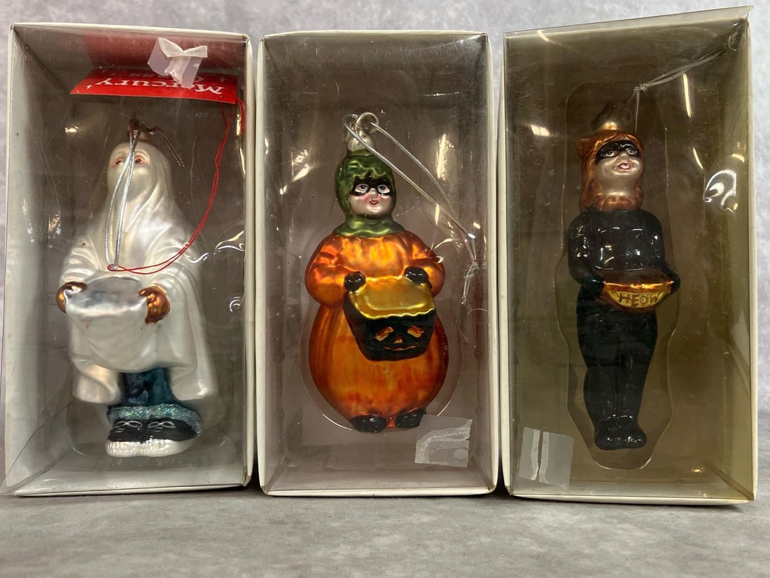Halloween Ornaments - 8
