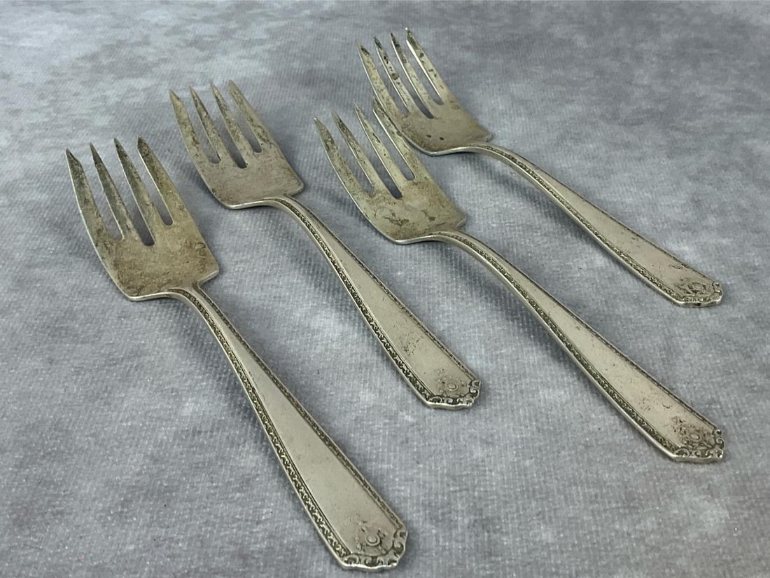 Westmoreland Salad Forks: Four Westmoreland sterling silver forks. All in good condition. Total weight 4.40 ozt.