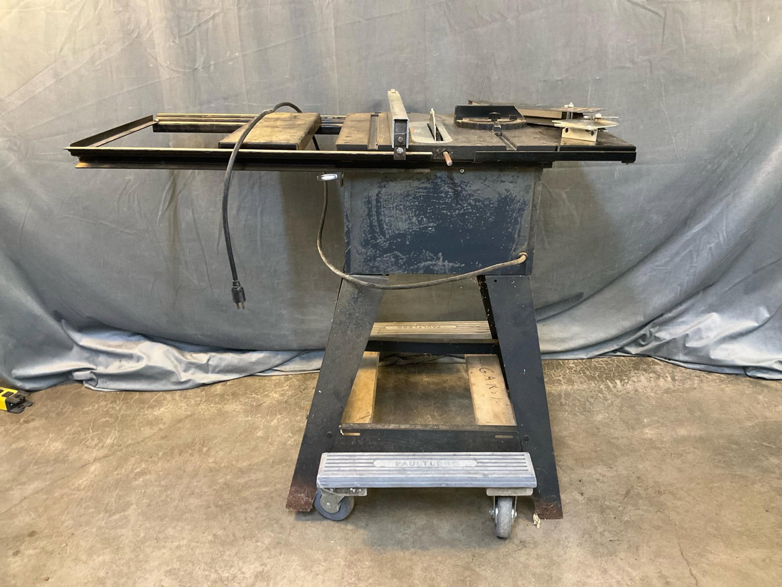 Table Saw - 6