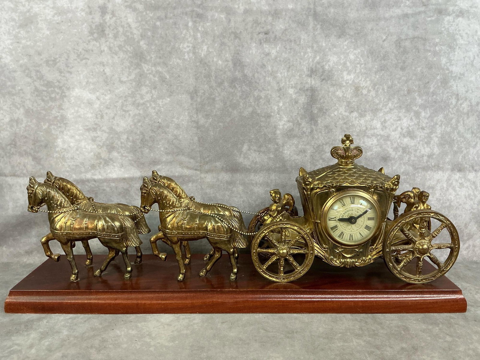 Horses & Carriage Clock (1 of 5)