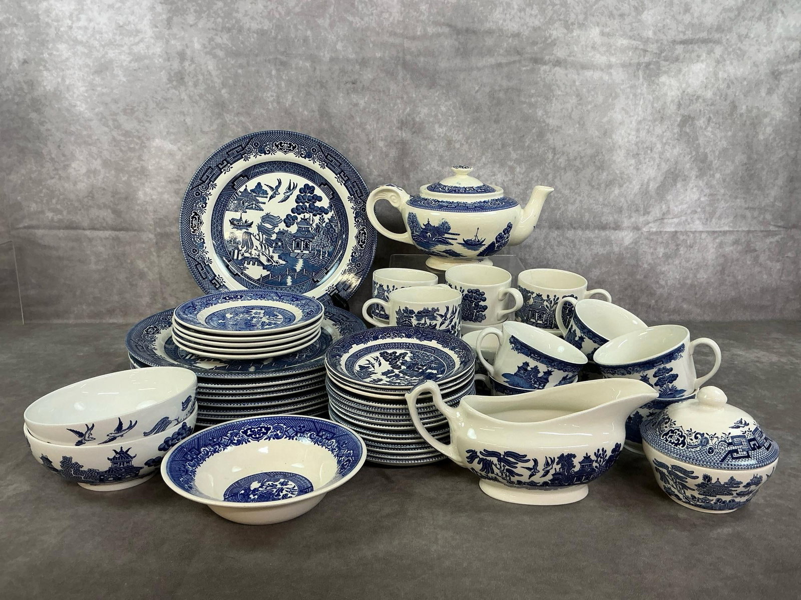 Willow Pattern Dishes (1 of 10)