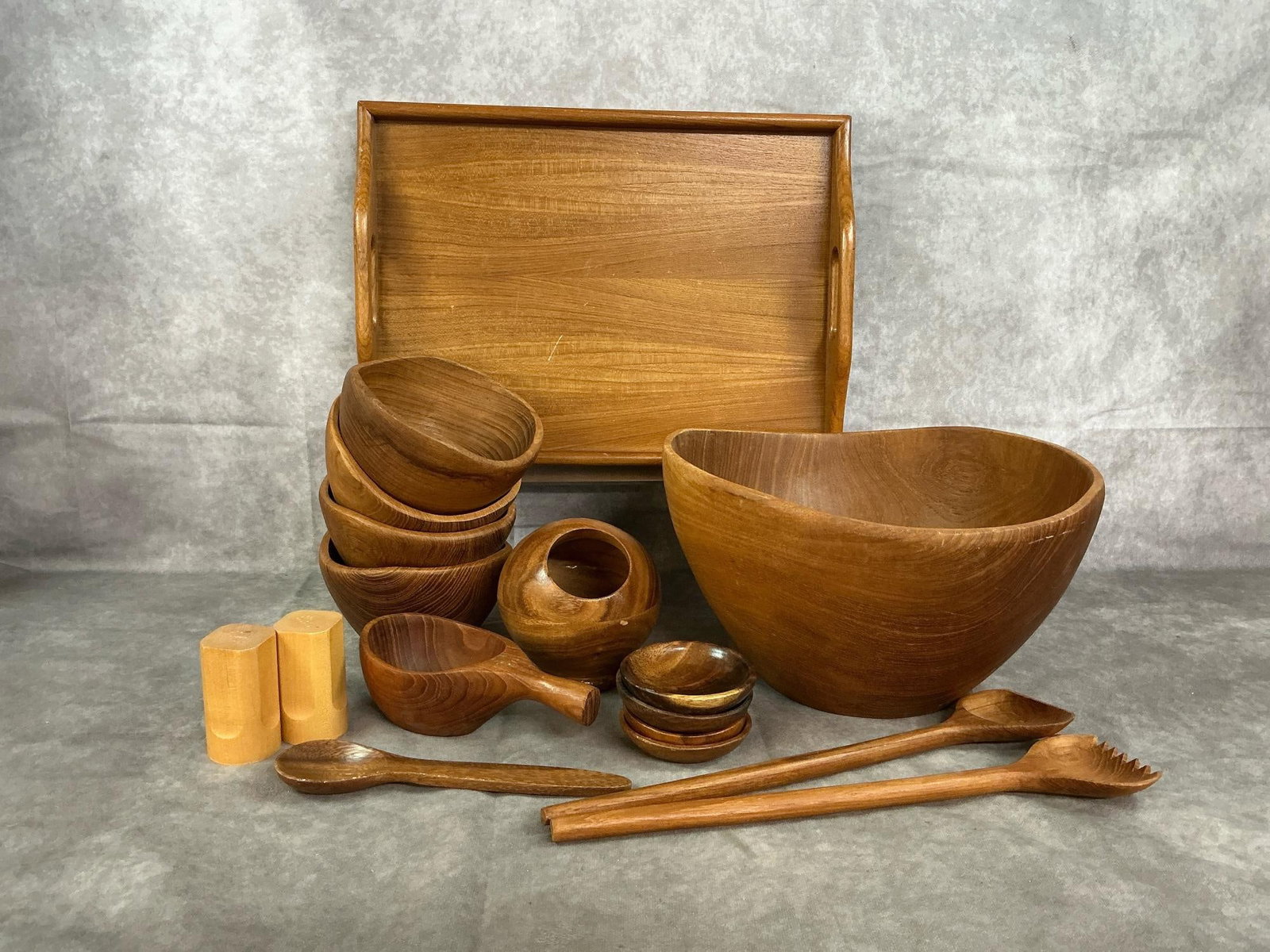 Teakwood Servingware (1 of 9)