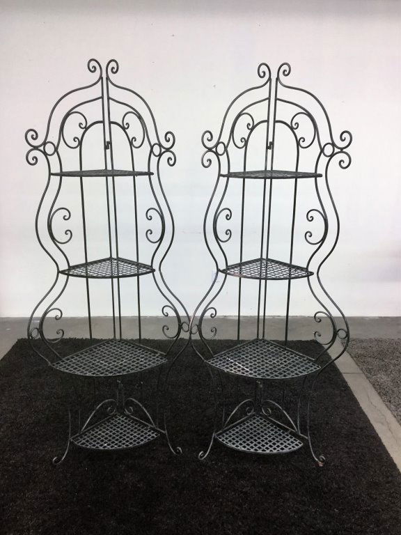 PAIR FOLDING IRON CORNER RACKS (1 of 3)