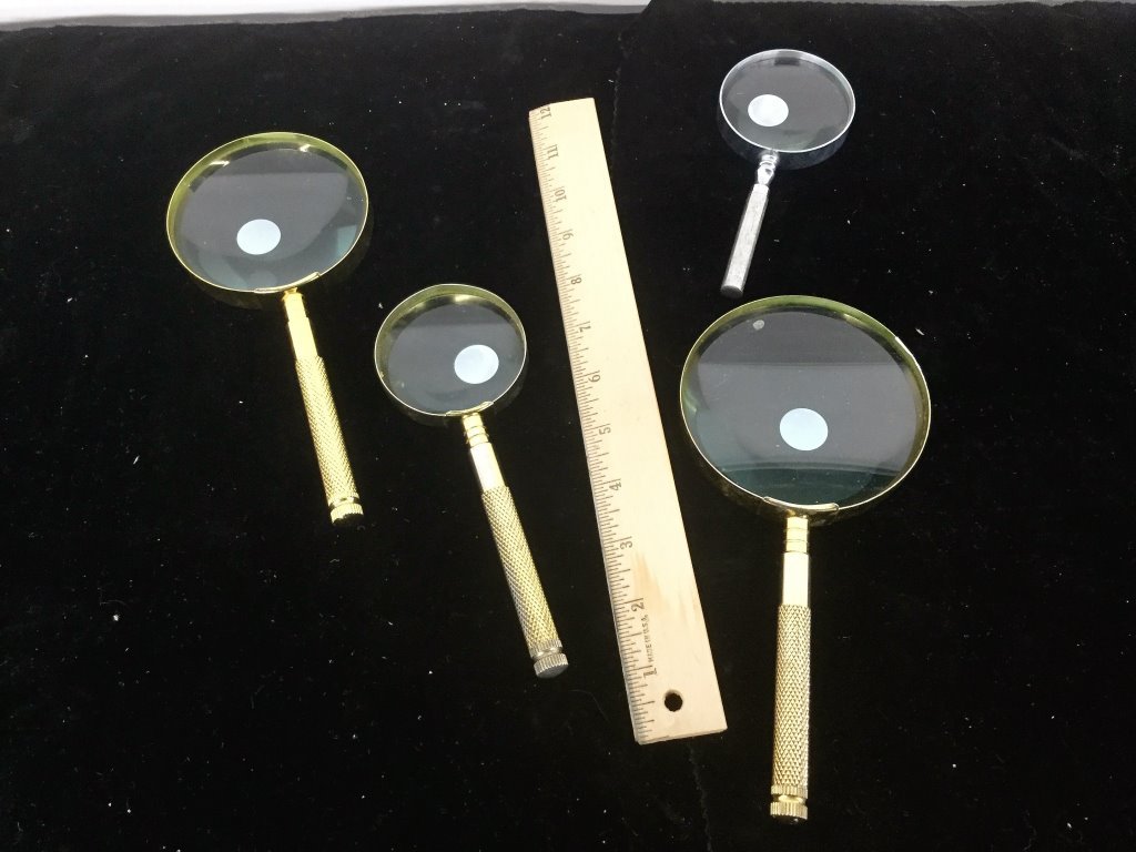 SET OF MAGNIFYING GLASSES: (ONE SLIGHT BENT FRAME)