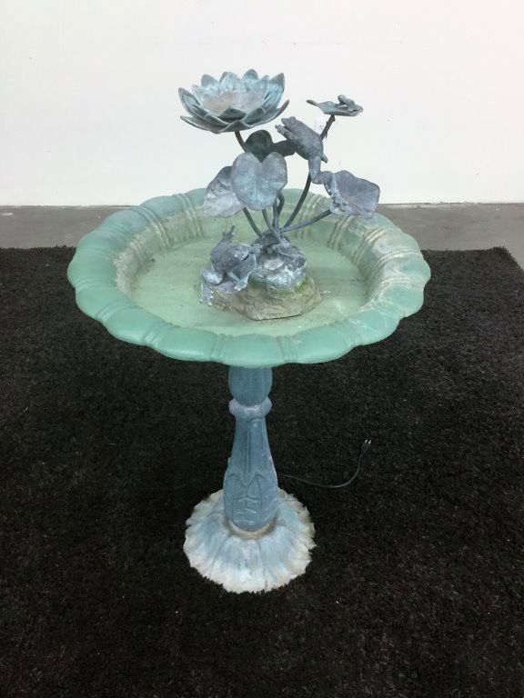 METAL BIRD BATH WITH PUMP (1 of 2)