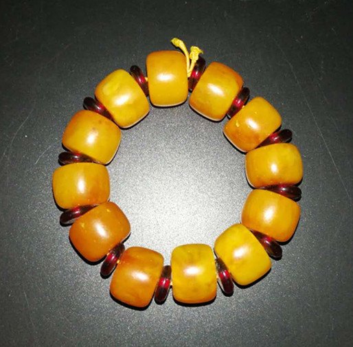 Chinese Amber Bracelet (1 of 5)