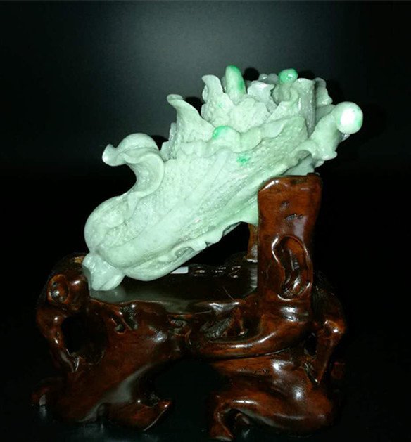 A Chinese Jadeite Carved Cabbage Jade (1 of 6)