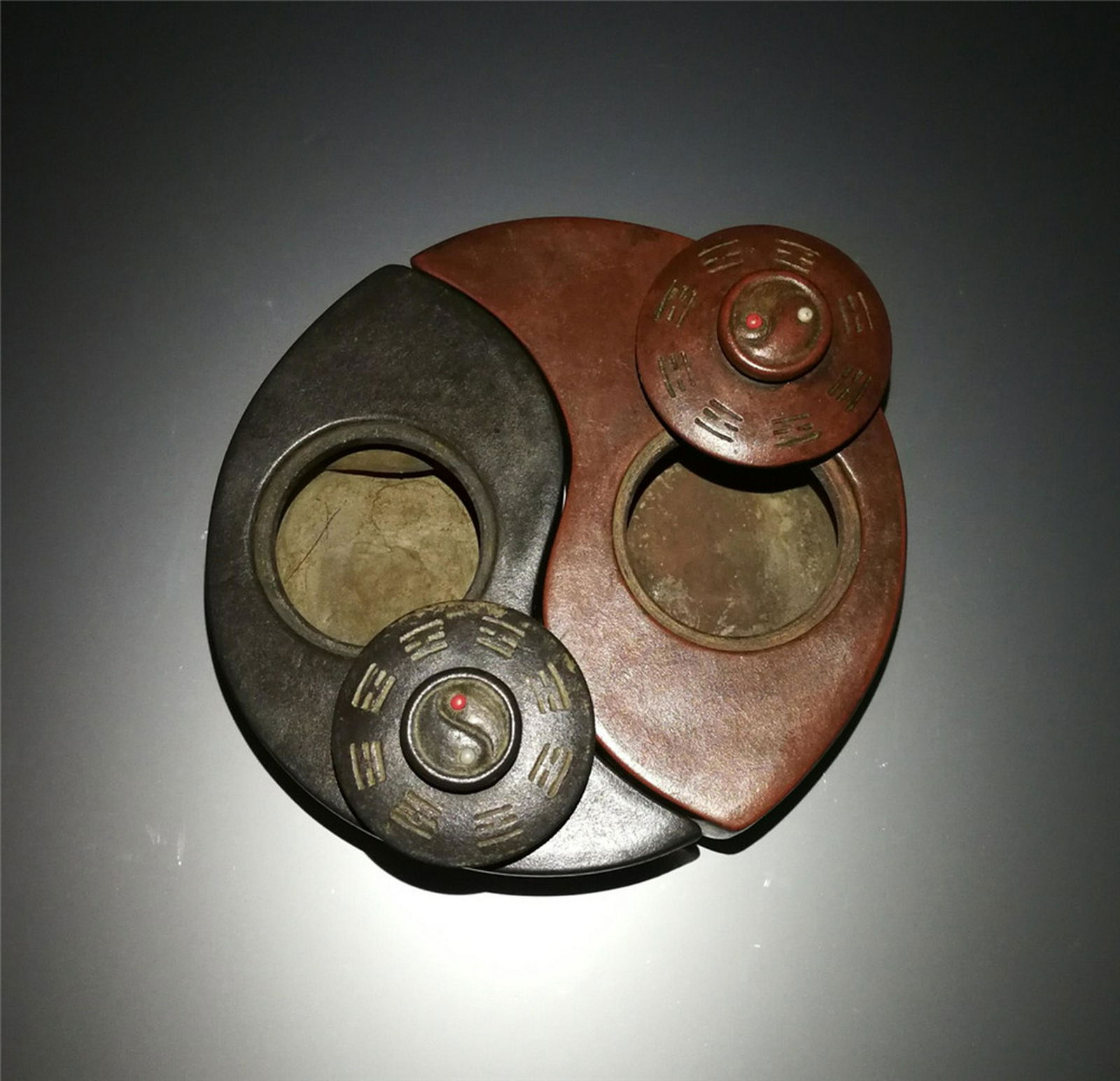 Chinese Yixing Pottery Teapot(Mark of lv yaochen) (1 of 8)