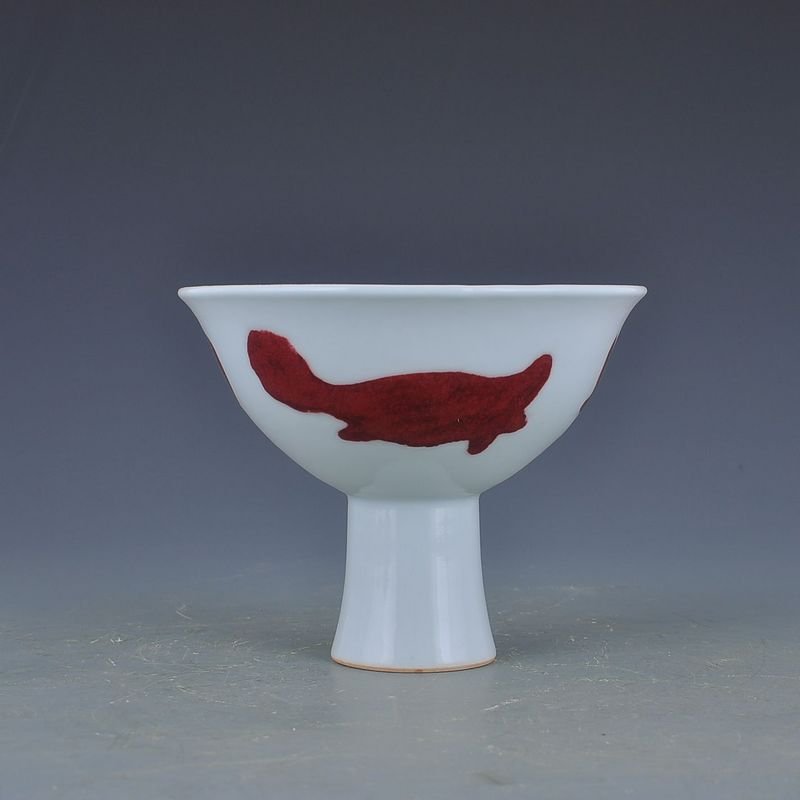 Chinese Ming style porcelain stem cup (1 of 4)