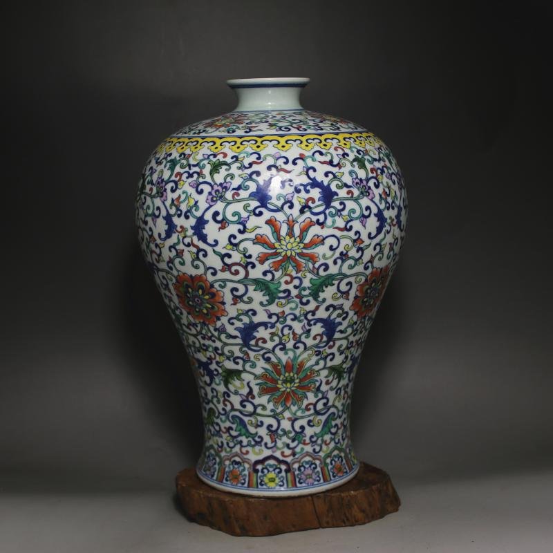 Chinese Doucai Meiping Vase (1 of 5)
