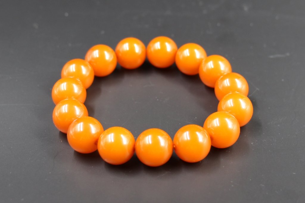 Chinese Amber Bracelet (1 of 1)