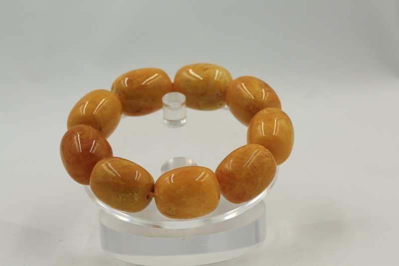 Chinese Amber Bracelet (1 of 2)