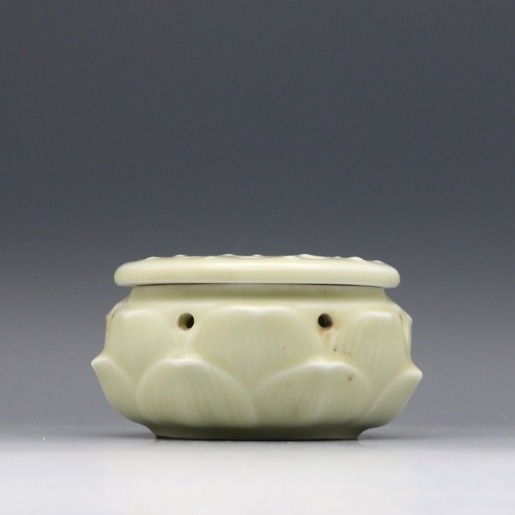 Chinese Song Longquan celadon censer (1 of 4)