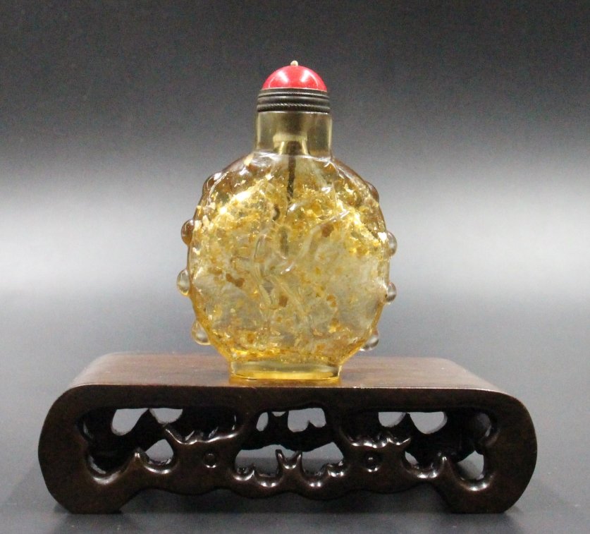 Chinese Rock Crystal Snuff Bottle (1 of 6)