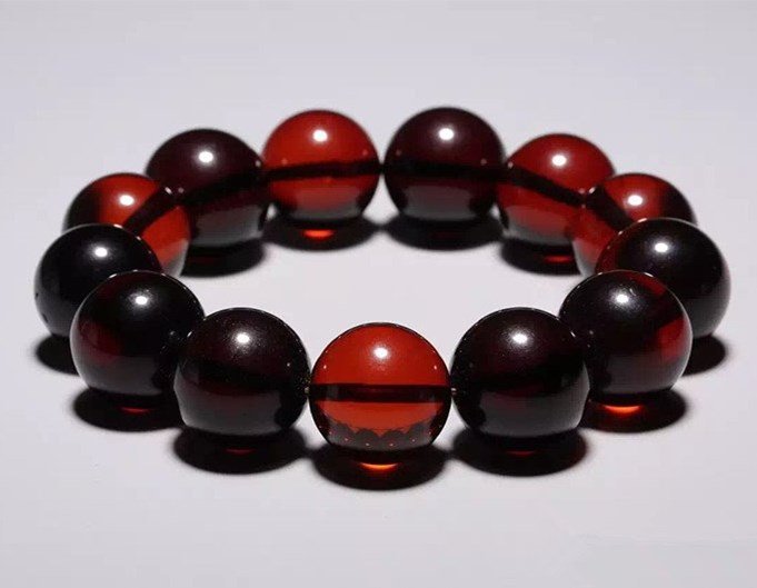 Chinese Amber Bracelet (1 of 3)