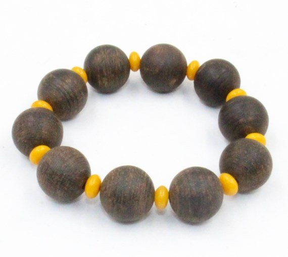 Chinese Chenxiang Bracelet (1 of 4)