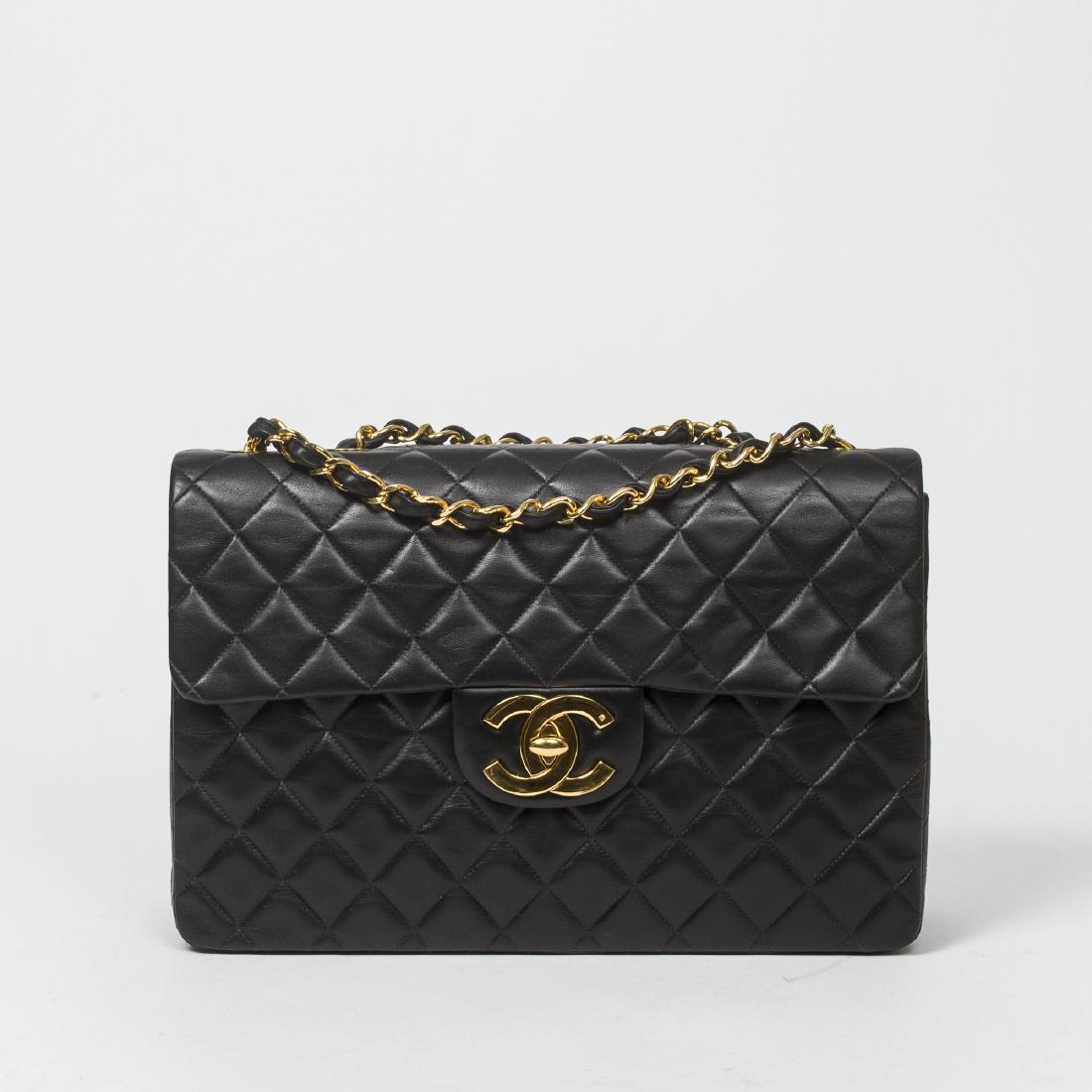 Chanel Maxi Jumbo (1 of 5)