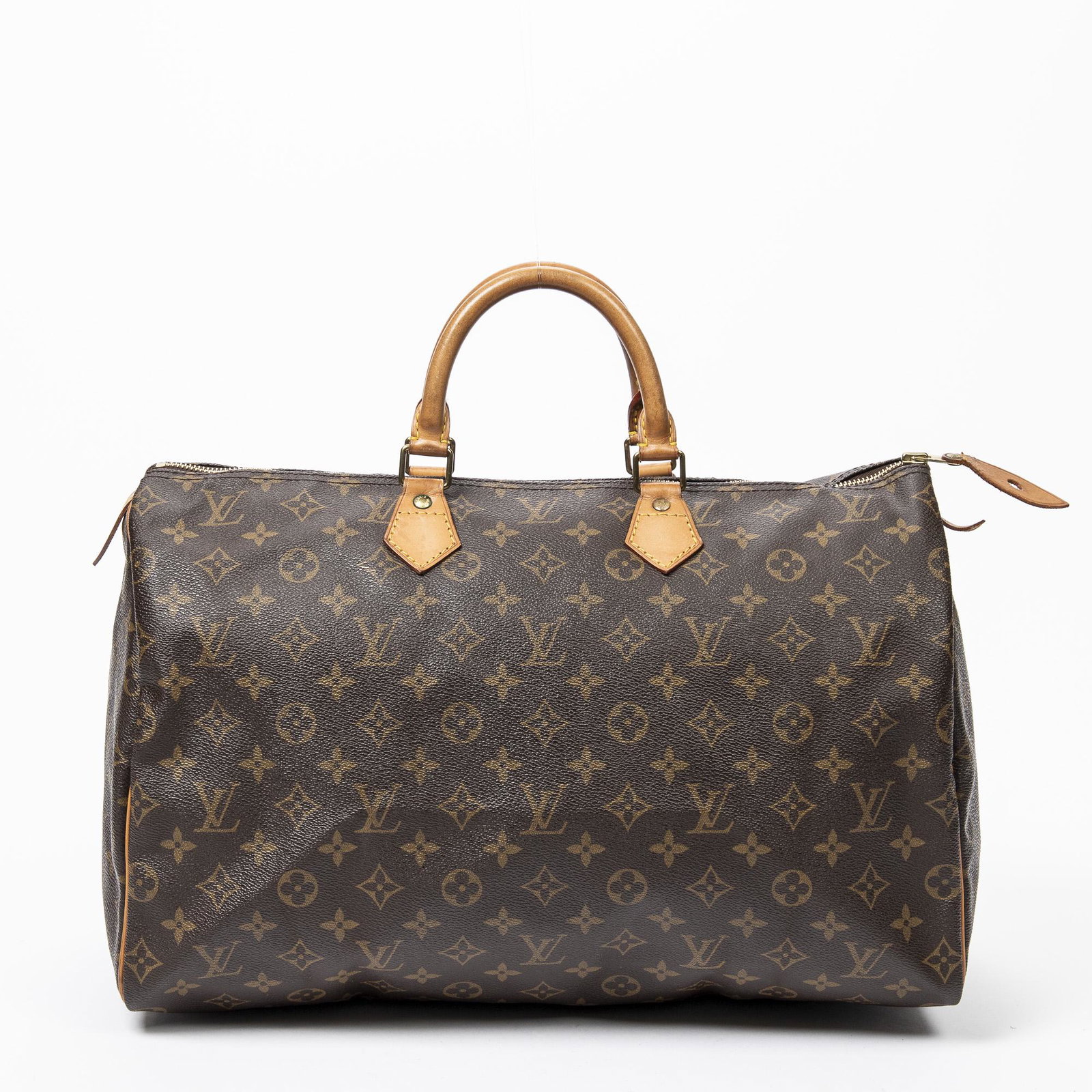 Louis Vuitton Speedy 40: Pre-loved Louis Vuitton Speedy 40 in Brown coated Monogram Canvas with Vachetta leather Handles. The hardware is in Golden Brass. Dimensions (L*H*D in cm): 40*24*19cm. Brand Production Code : SP0942. 