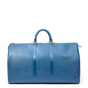 Louis Vuitton Keepall 55cm: Pre-loved Louis Vuitton Keepall 55cm in Blue Epi Leather, Golden Brass hardware. Dimensions (L*H*D) : 57*31*26cm. Production code : SP1915. Accessories included : Luggage tag, Handle strap. Condition