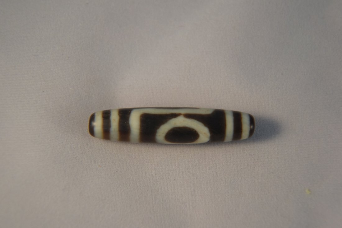 Dzi bead (1 of 2)