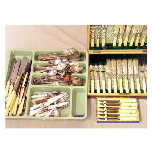 Silver - Miscellaneous silver plated flatware, inc: Silver - Miscellaneous silver plated flatware, including a cased canteen of foliate engraved fish servers with bone handles, a cased set of tea knives, serving spoons, forks, pickle forks, knives, lad