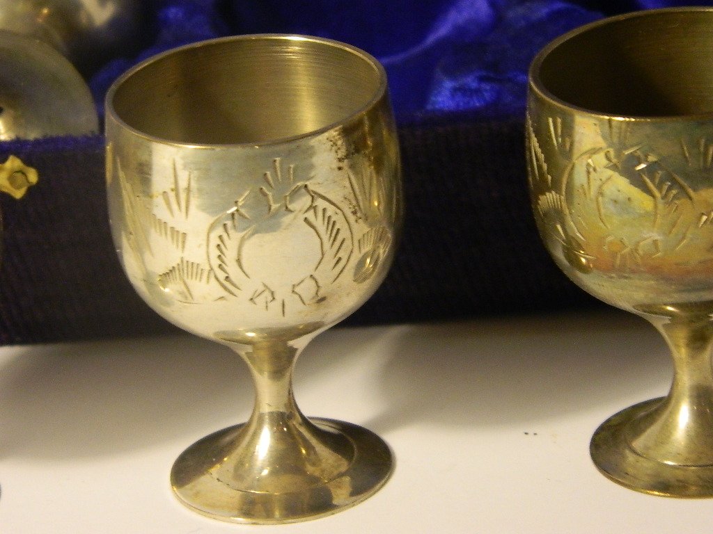 Toast set Cased For Special Celibrations: Toast Set Cased for Special Celibrations