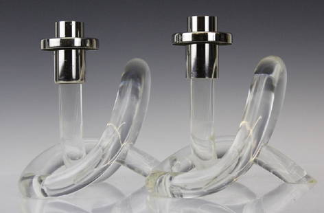 PAIR of Dorothy Thorpe MCM Lucite Pretzel Candlesticks: Classic Dorothy Thorpe lucite and chrome candlesticks. This pair of candlesticks is crafted of lucite with chrome plated metal ends. Designed by renowned designer Dorothy Thorpe, this pair is in excel