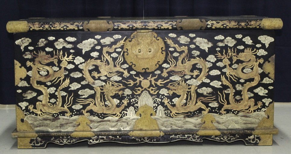 Elaborate & Detailed Antique Chinese Dragon Chest (1 of 10)