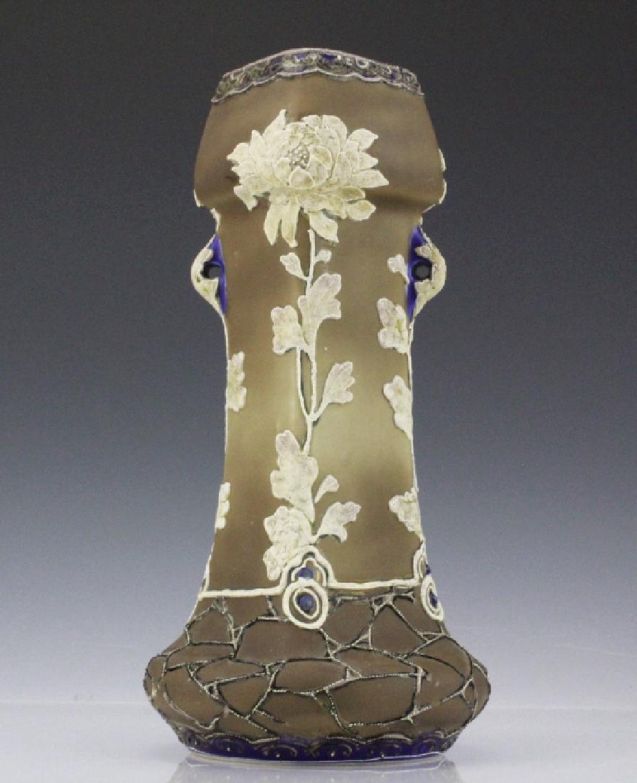 Japanese Heavy Moriage Decorated Floral Vase (1 of 9)