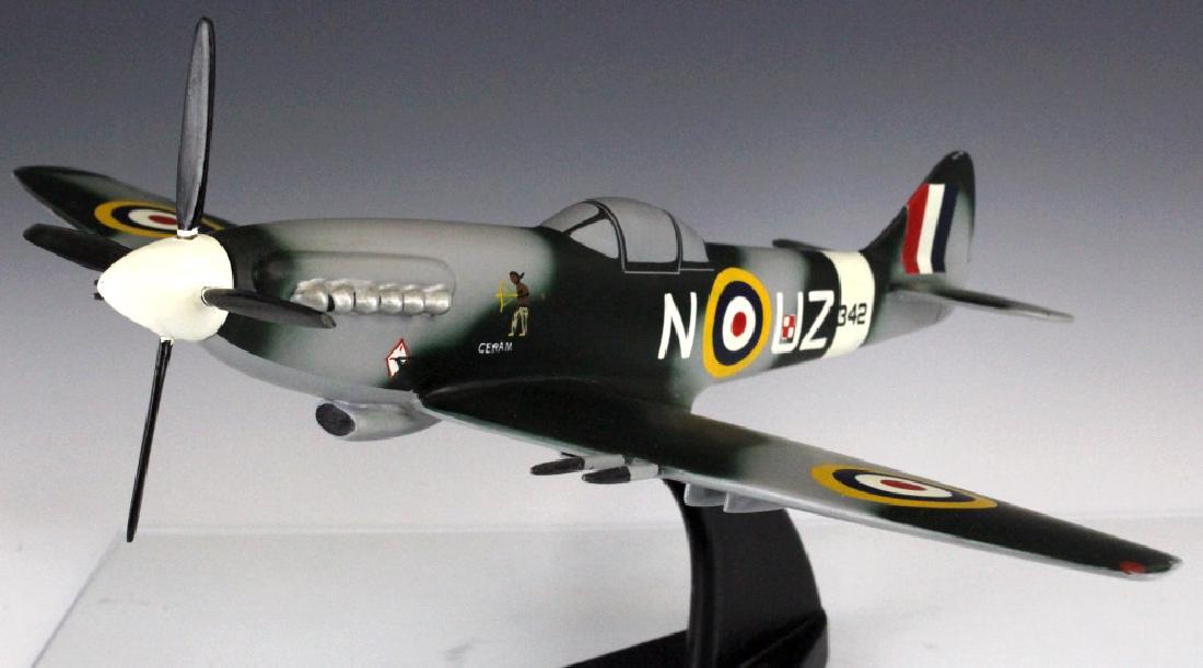 British Spitfire ROK Ceram 8342 Aircraft Model (1 of 10)