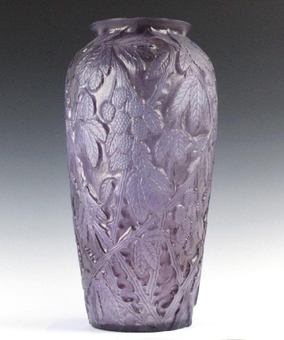 LG Consolidated Glass Amethyst Blackberry Vase 18" (1 of 8)