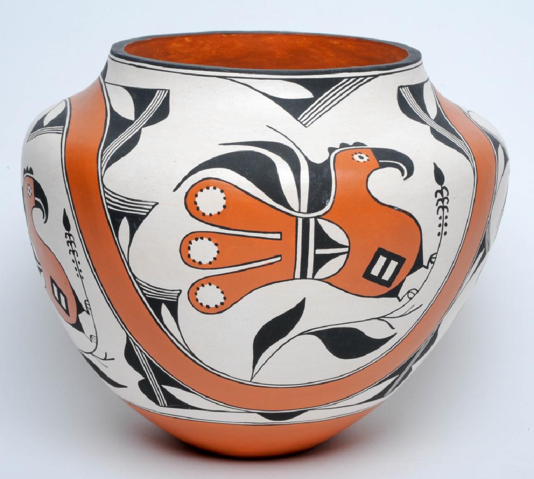 Rachel Aragon Native American Acoma Pottery Vase (1 of 8)
