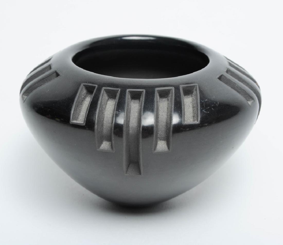Effie Garcia Carved Black Santa Clara Pottery Vase (1 of 7)