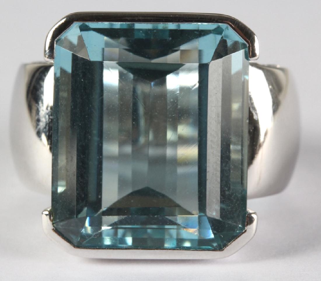 30 Ct Aquamarine & Diamond 18k White Gold Ring (1 of 5)